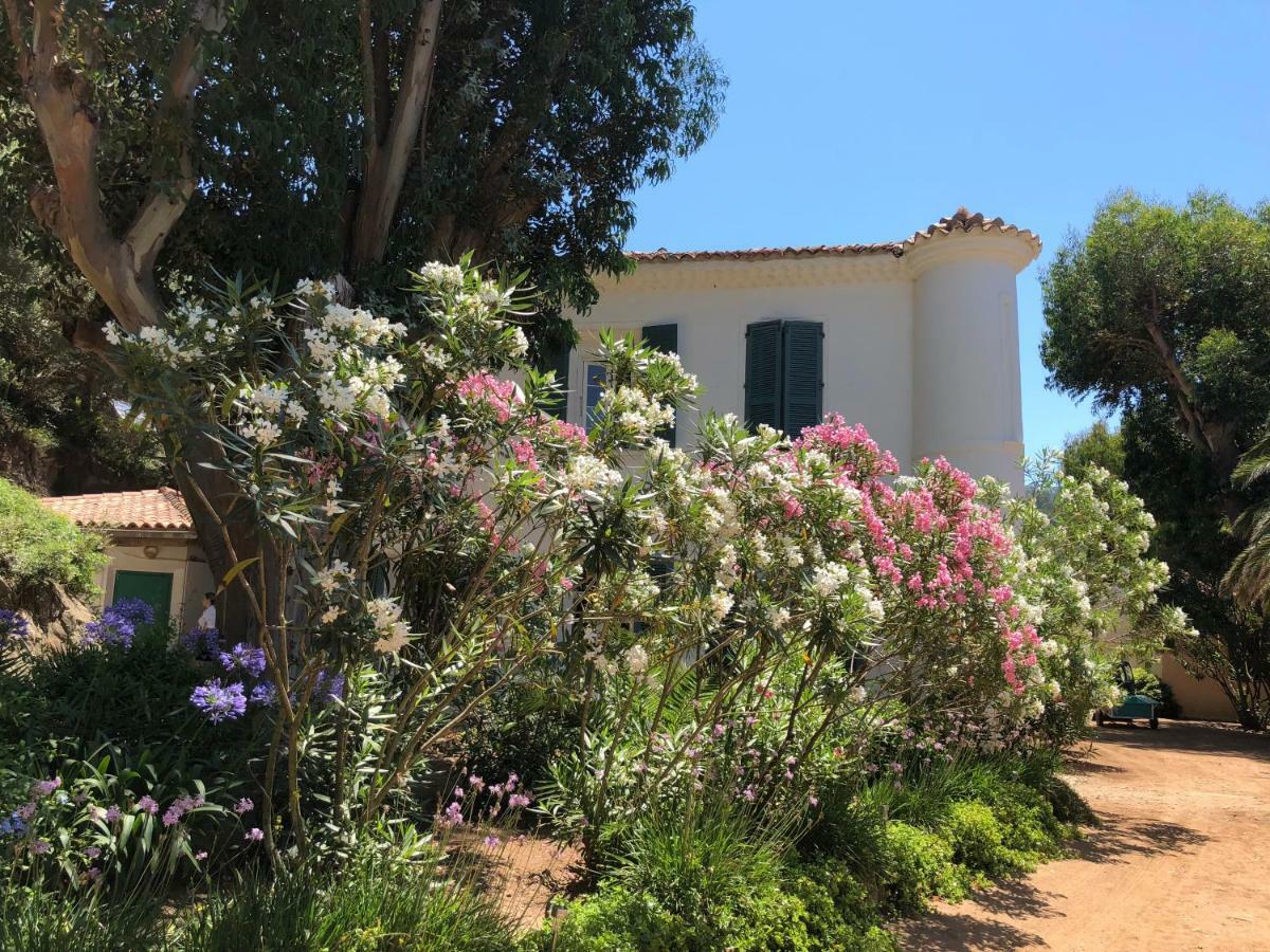 Отель Le Manoir De Пор-Кро Экстерьер фото